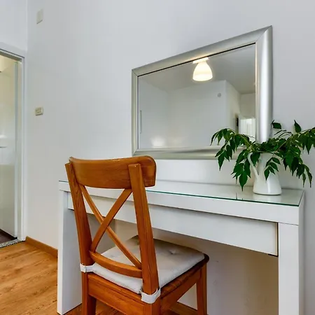 Lrs 2 In The Centar Of 아파트 자다르