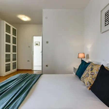 Lrs 2 In The Centar Of Appartement