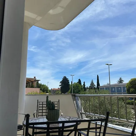 Lrs 2 In The Centar Of דירה