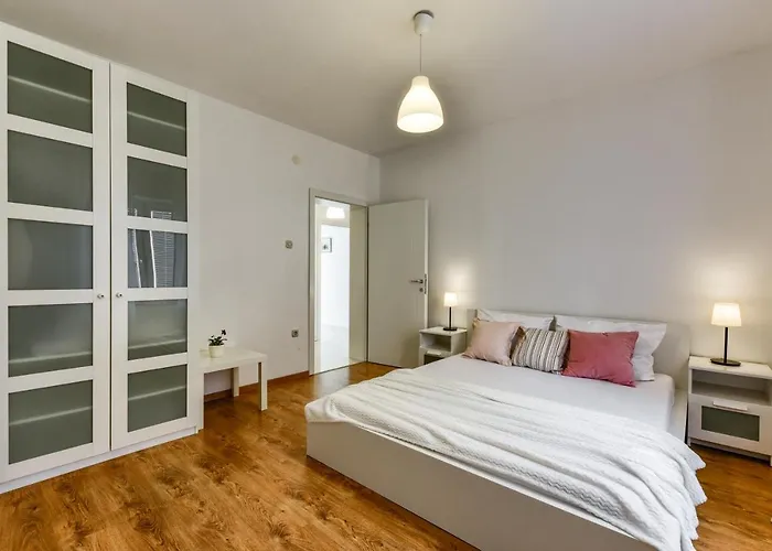 Lrs 2 In The Centar Of Zadar