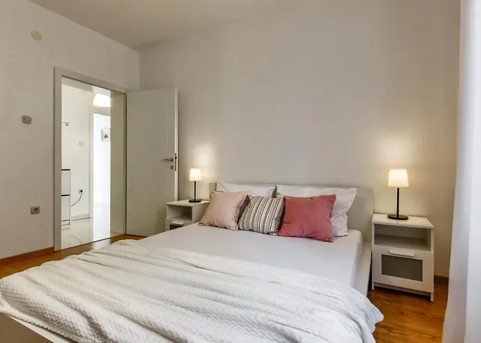 Lrs 2 In The Centar Of Appartement