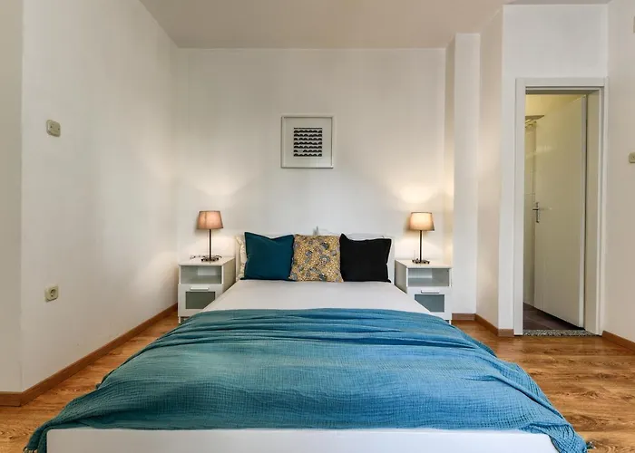 Lrs 2 In The Centar Of Zadar